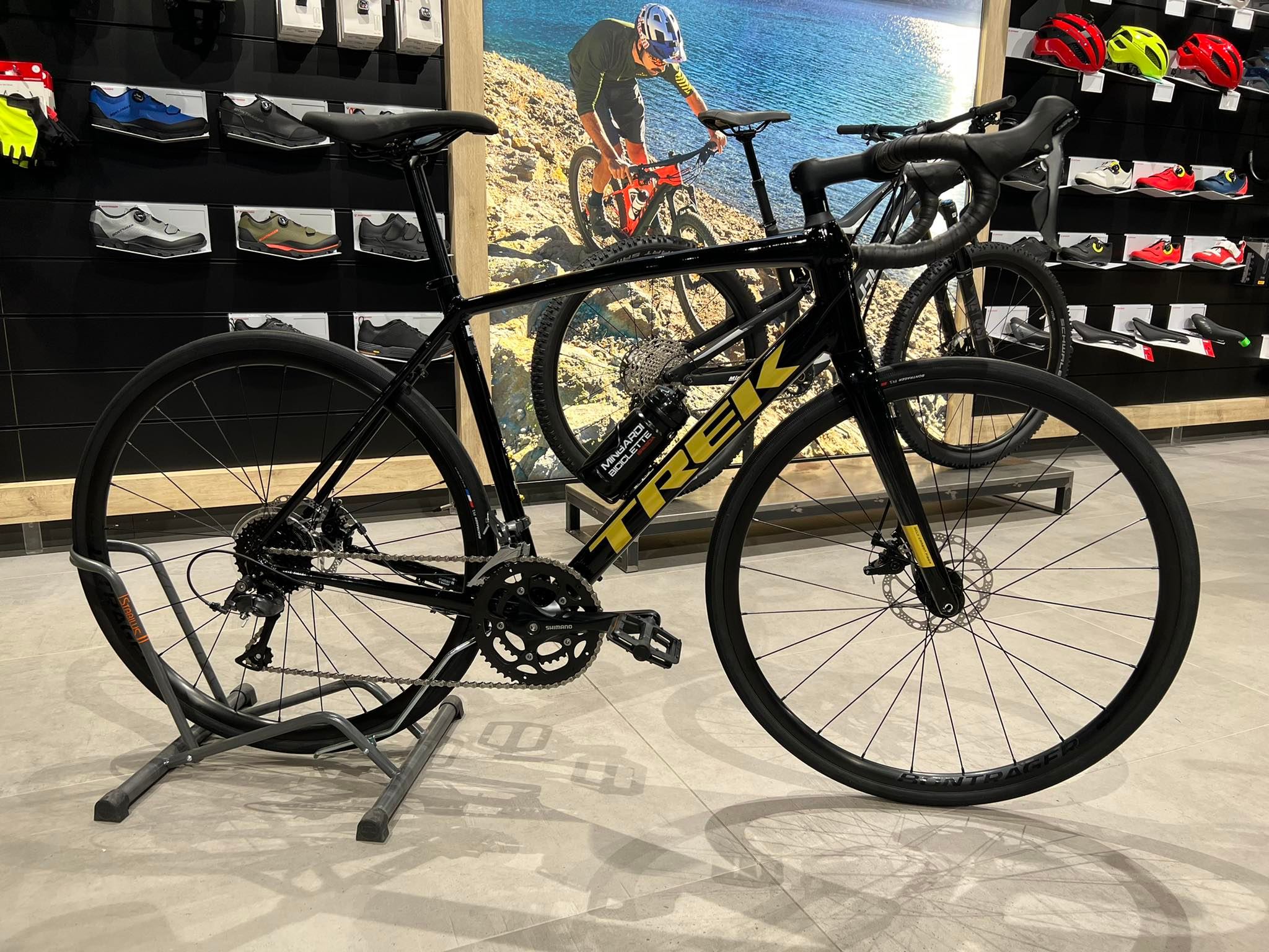 trek domane al 2 gravel